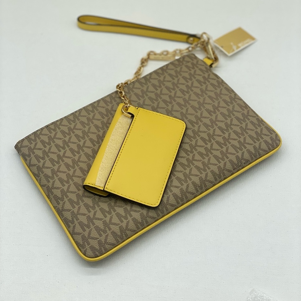 MICHAEL KORS JET SET TRAVEL
LG 2 in 1 WRISTLET AND CARD CASE - Picture 4 of 10